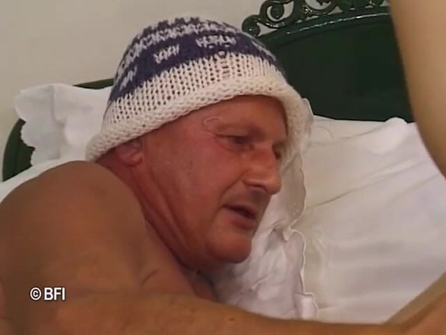 Nasty matures and dirty grannies club: Grootvader is zo ziek als neuken