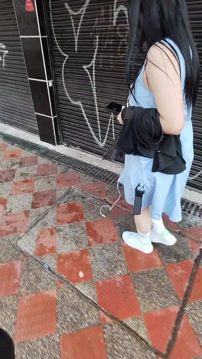 Crisanto999: Uite ce fierbinte este o curvă vărul meu vitreg