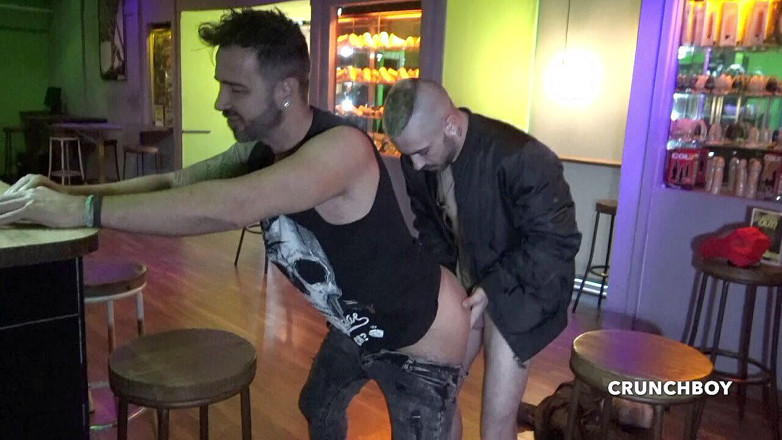 BAREBACK PARTY AT BOYBERRY CRUISING: Martin Mazza usato crudo da Pablo Hierro
