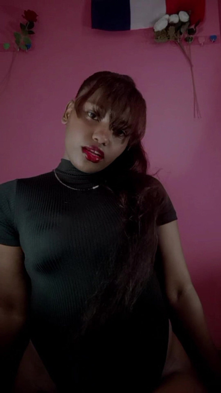 Delicious open butt: Tonight My Clothes Are so Tight I Can Barely Breathe......