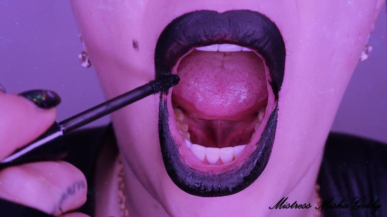 Goddess Misha Goldy: 광택 있는 검은 입술이 당신을 완전히 제어할 수 있습니다! 흑누나의 젖을 빠는 흑누나
