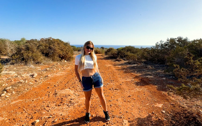 Lina Mila: Сперма пизда roadtrip?! 100 приватна повія в машині!
