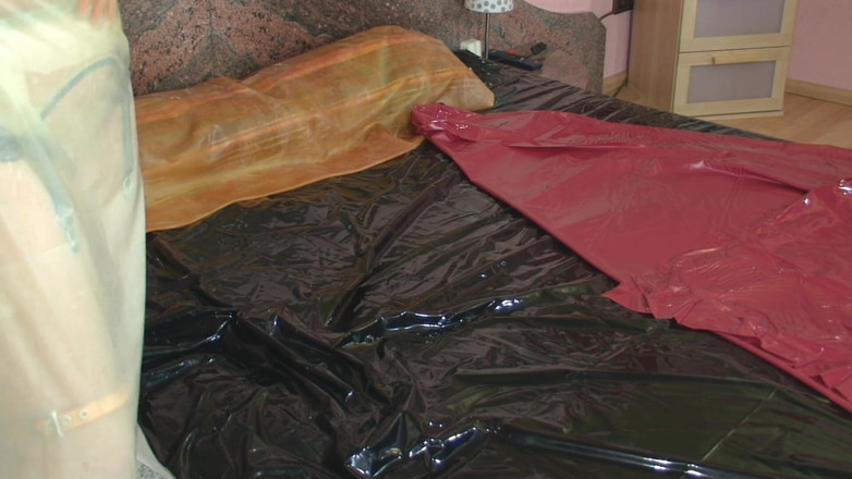 Rubber & Clinic Studio - 1ATOYS: Bizarre gummi-masturbation