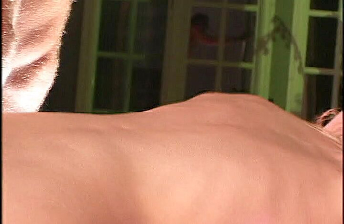 Perfect Porno: Wajah polos penari striptis ini dientot habis-habisan dan dientot gaya...