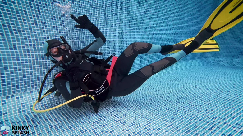 UKCuteGirl Lucy Lauren: Sesi pelatihan bawah air keterampilan scuba