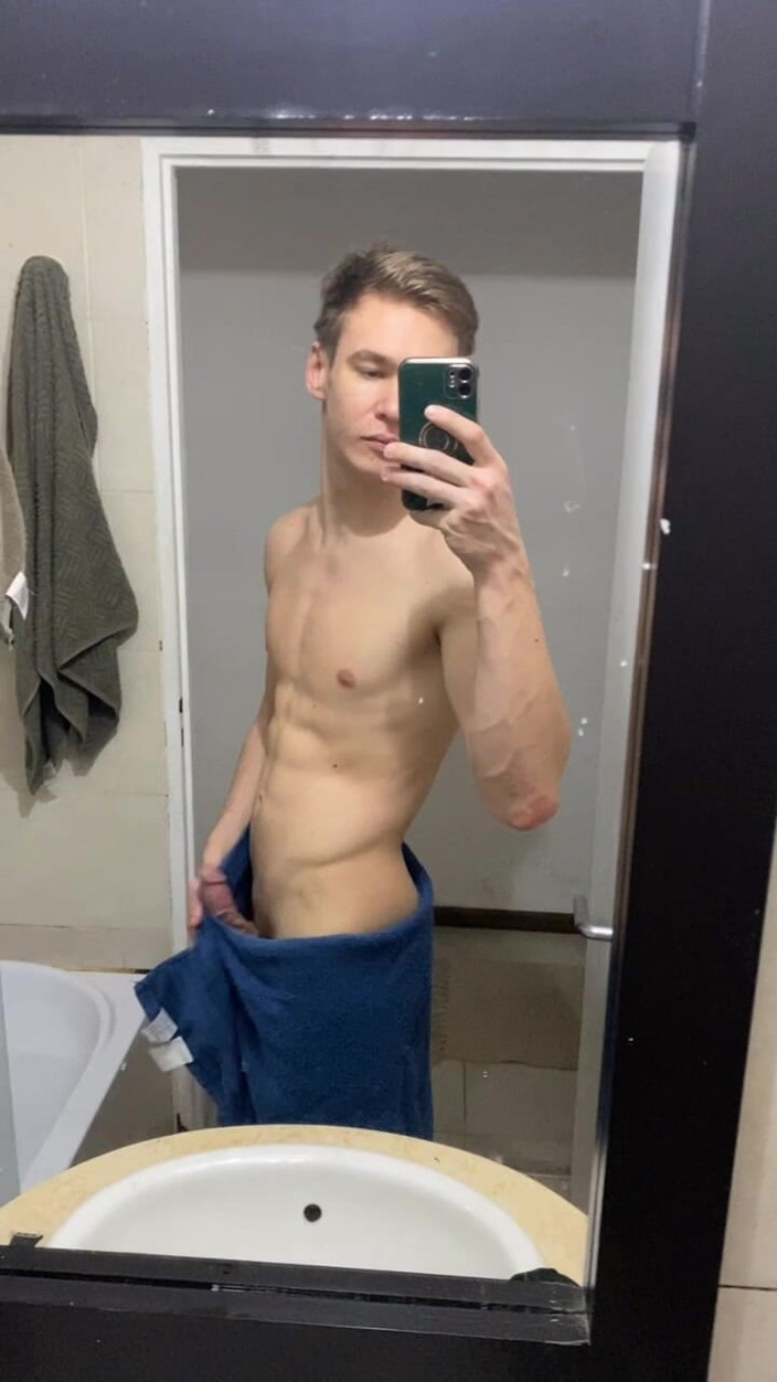 Twink Mich: Můžeš se se mnou osprchovat?