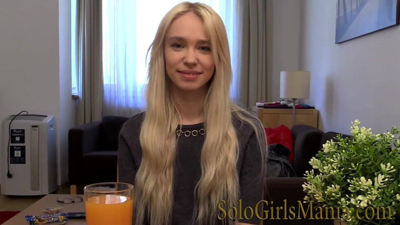 Solo girls mania: Young Girl Arteya Interview