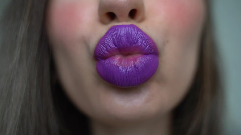 Rarible Diamond: Lápiz labial morado con tres sombras