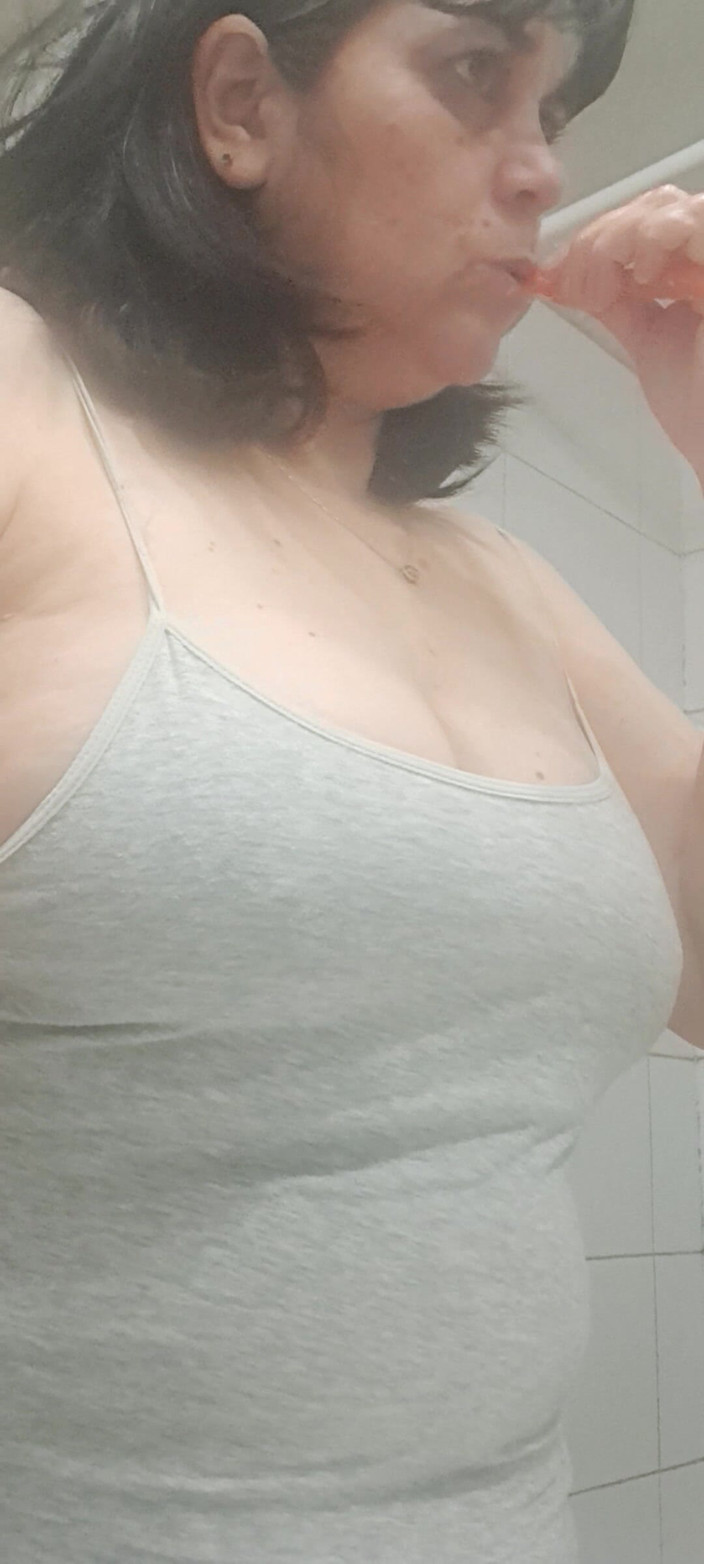 Mommy big hairy pussy: Paste în gură