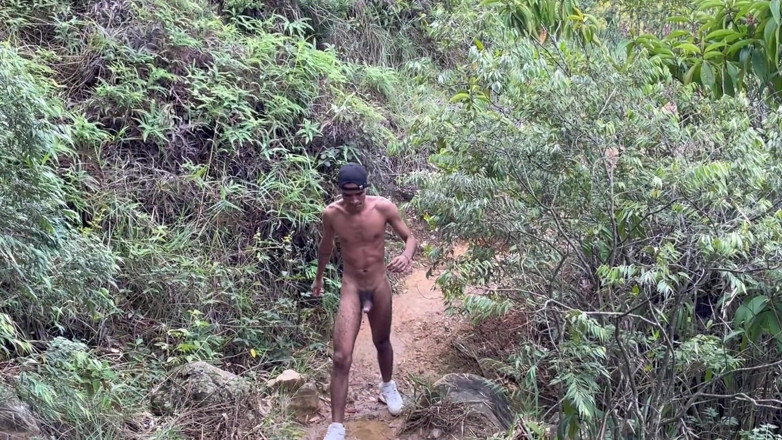 vergar4_daviid: Desfrutando punheta ao ar livre