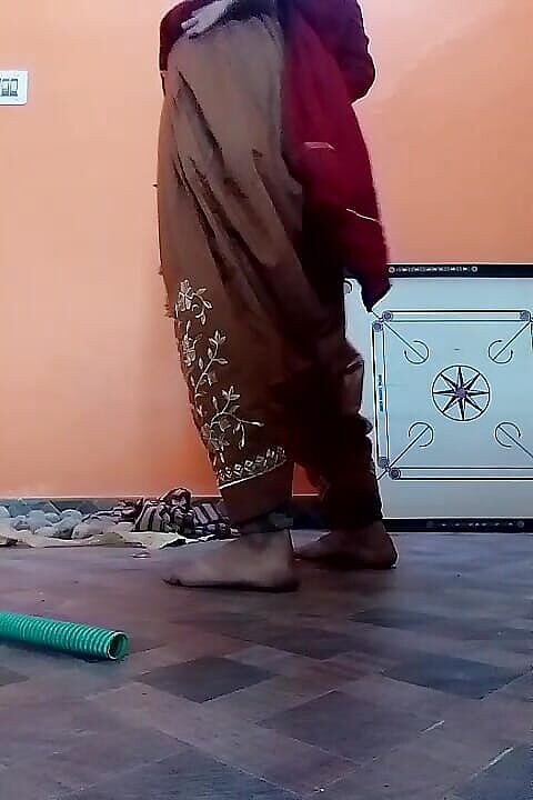 Thakursammy: Rossa nuda bella danza leone in crudo
