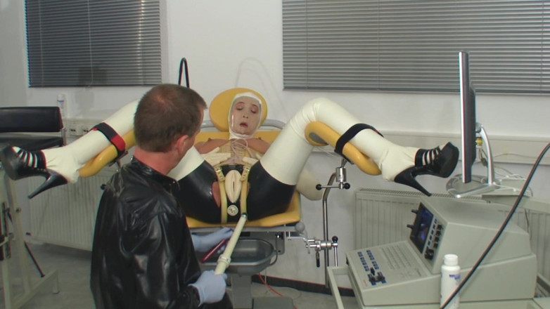 Rubber & Clinic Studio - 1ATOYS: Un folle esame anale ad ultrasuoni in gomma