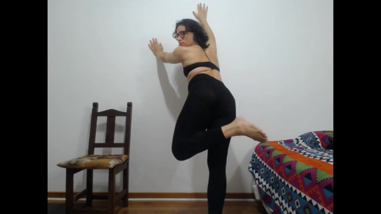 LaraWhiteSissy: Aviso: quente. Preciso assistir. Masturbação gostosa da maricas Calcinha. Crossdresser,...