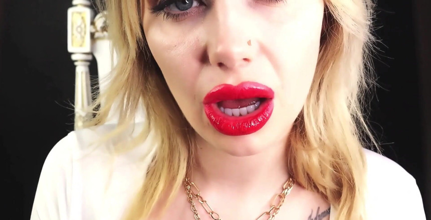 Goddess Misha Goldy: Ik zal je veroveren met mijn lippen, magische rook en...