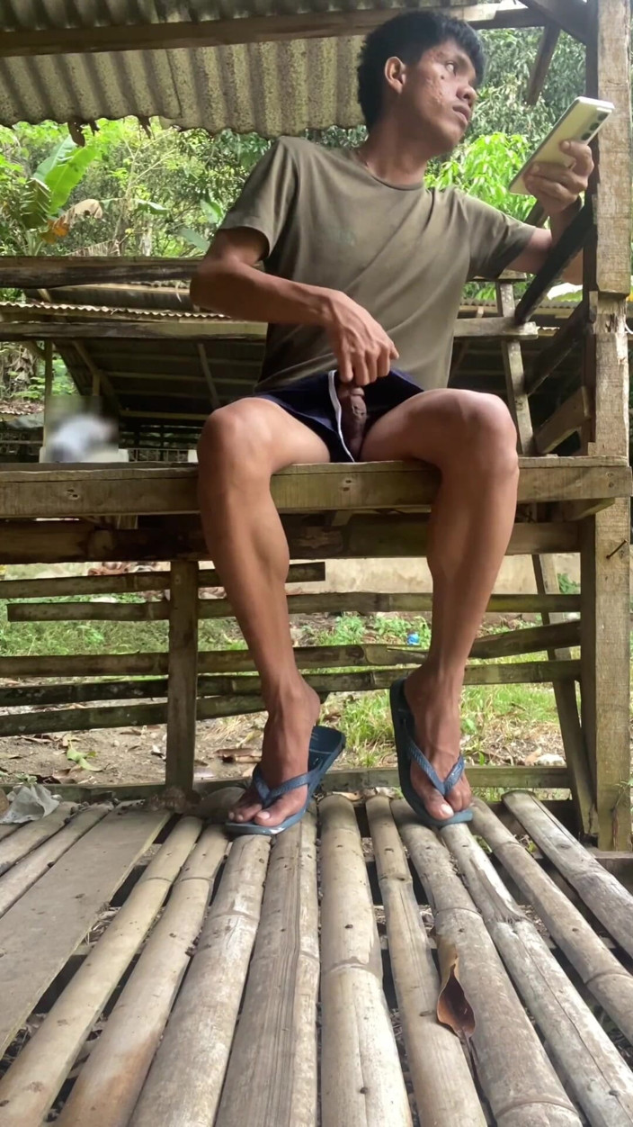 Jameson Official: Young Pinoy Twink Jerks off Secretly Outdoors