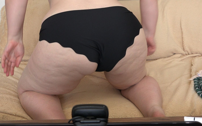 Milf Big Tits: Mature Wife Cheats on Webcam. Fat MILF Fucks Anal and...