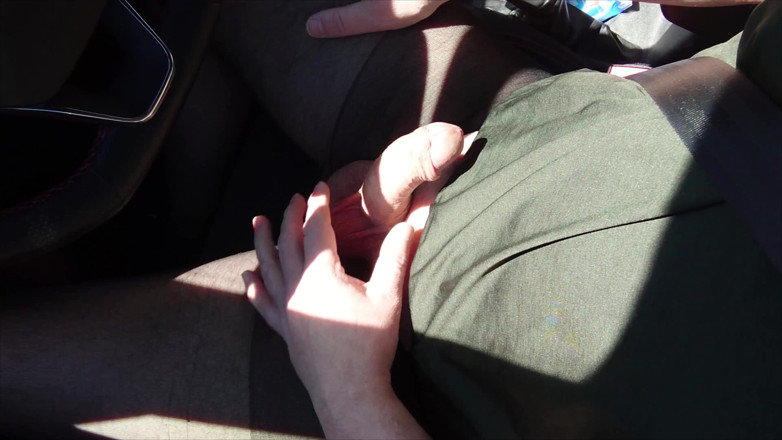 Carmen_Nylonjunge: Fuga Sexy Con L'auto in Calze Nere