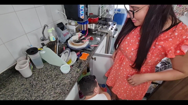KiffaFeet: Một cô vợ nóng bỏng nghịch ngợm có vấn đề