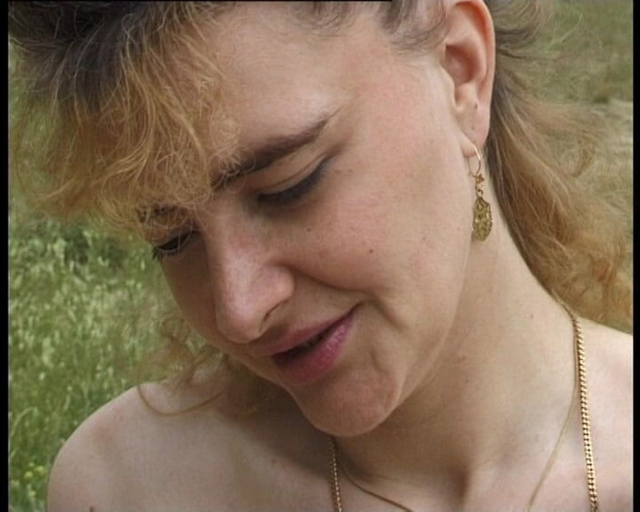 YOUR FIRST PORN: Natalie - Geile Outdoor Schlampe Besorgt Es Sich - une salope excitée...