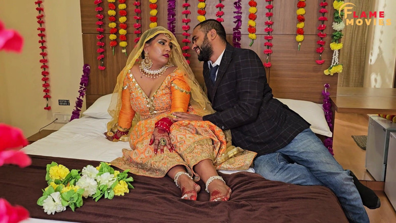 DesiHeat Studio: Memek razia si tante seksi india ini dientot habis-habisan sama...