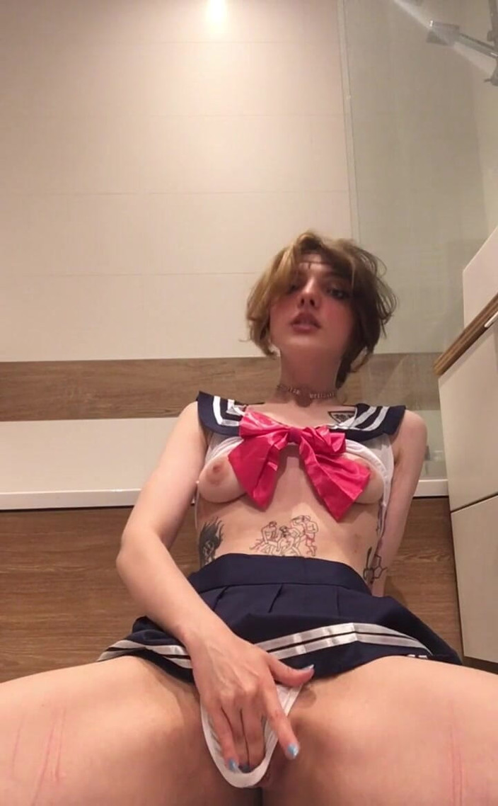 Soft Vulgar: Me encantó mucho este atuendo de estudiante