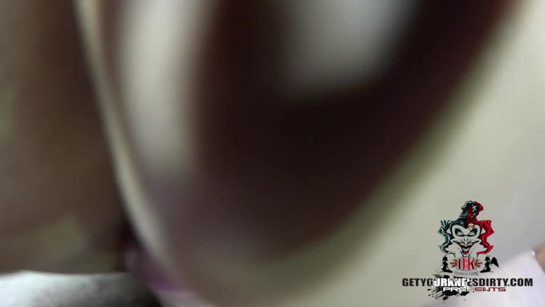 Get your knees Dirty: Adriana Maya