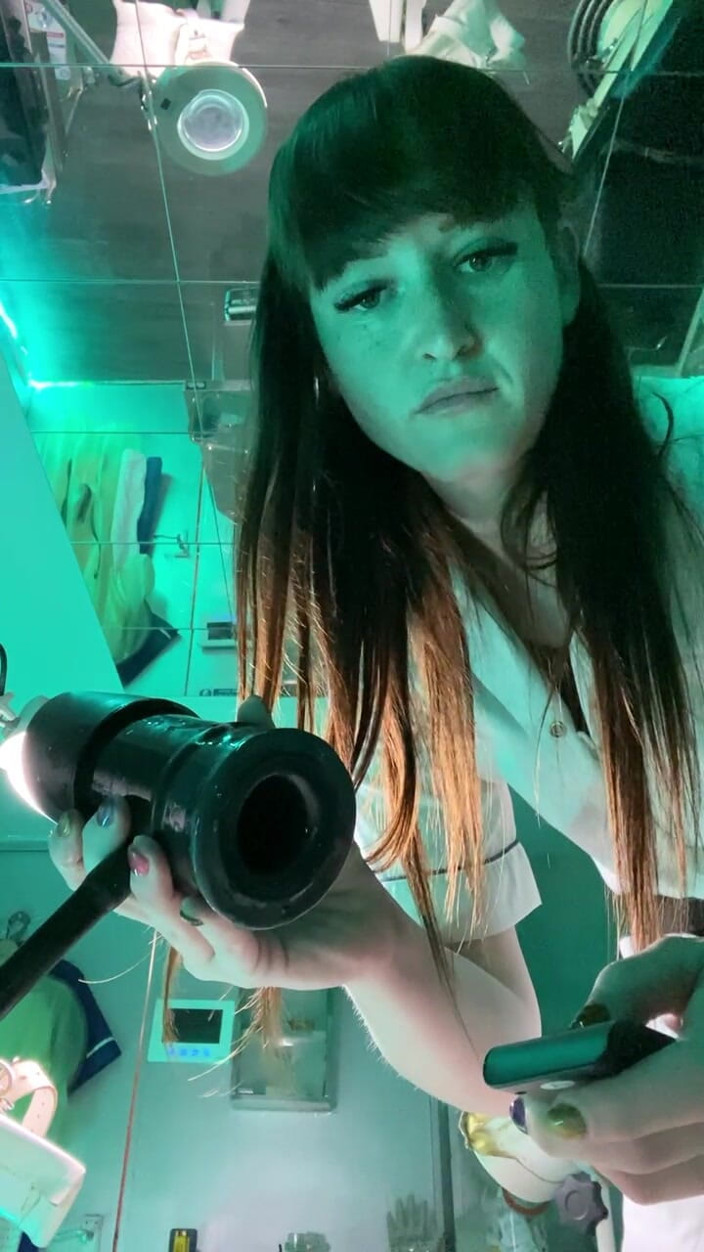 Vivienne l'Amour: Vivienne L'amour - dojí tě a pak tě krmí POV