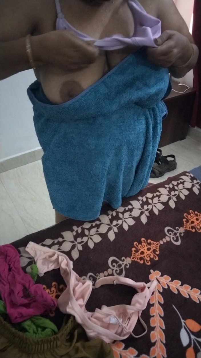 Benita sweety: Rochie sexy purtând după baie