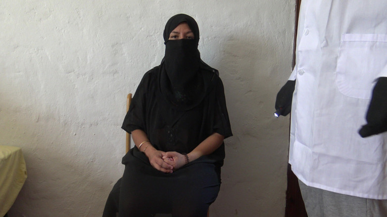 Souzan Halabi: Istri muslim Arab Irak nyepong kontol besar pria kulit hitam