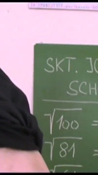 Sexe en classe avec des filles très excitées avides de bites bien dures n° 13