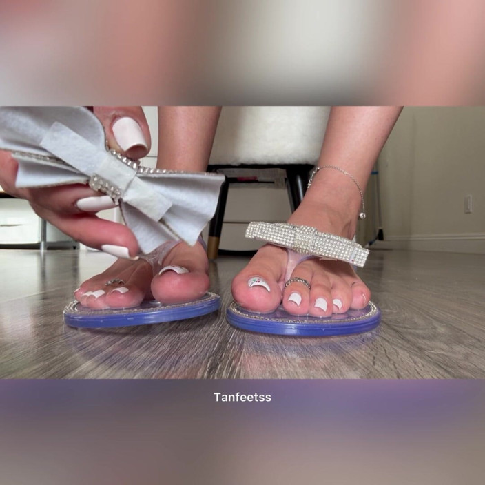 Tan feets: Sputa schiava stuzzica e addestra le infradito bianca pedi