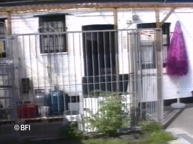 Hardcore slave sex: Kadın egemenliği kadın tarafından açık havada klasik cezalandırma