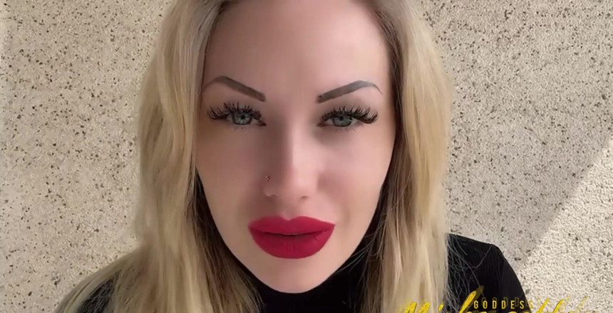 Goddess Misha Goldy: Я маю величезний контроль над твоїм розумом і твоїм членом, особливо коли я дражню тебе своїми красивими великими солодкими губами!