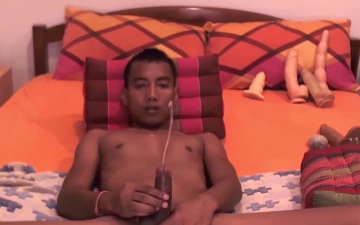 Nueng_Thai: Nueng 39 Cumshots 2