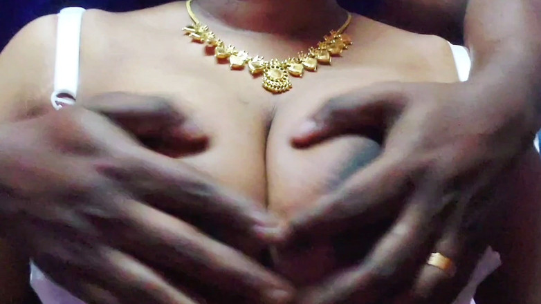 Desi Mohini: Indisches desi hardcore-video auf da date riesige möpse