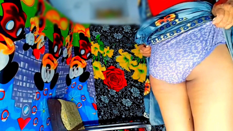Rakul008: Neelu Singh, indienne mariée, 21 ans, se tape sa chatte étroite dans...