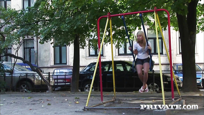 Private.com: Приватна Мелісса витончено качається в анал