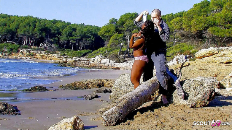 Full porn collection: Murzynka nastolatka Nancy zerżnięta przez nieznajomych na wakacjach na plaży