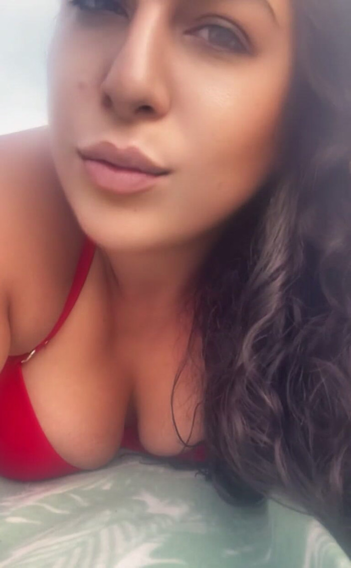 LadyAyse5: Hello My Slaves 1