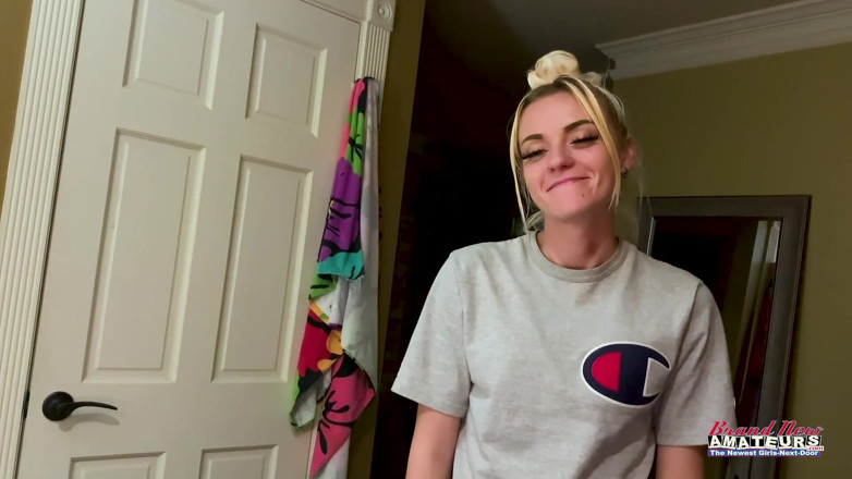 Brand New Amateurs: Manipulování mé holky Sassy do předvádění těla