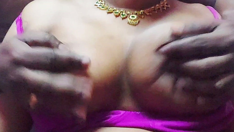 Desi Mohini: Une fille sexy du village baise avec mon mari