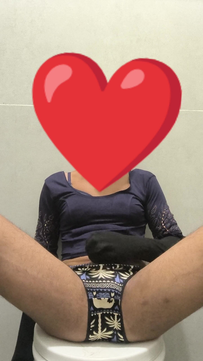 Riya sissy: Кроссдрессер Рія веселиться
