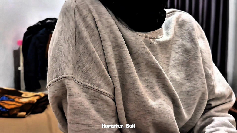 Hamster_Ball: 18+ 히잡으로 따먹히는 내 대물 자지, 처음으로 자지를 다루는 사람