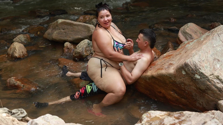 Lexly_16: Làm tình trên sông với một chàng trai tinh ranh...