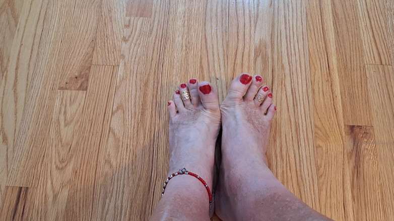 Victoria Lecherri: My Feet Need Some Attention!