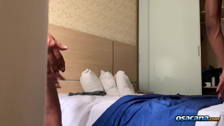 World Tranny: Büyük penisin poposuna vuran kaslı çikolata.