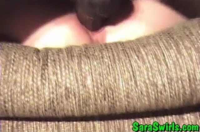 Sara Swirls Interracial Cuckold Erotica: 赤毛cuckoldress Sara Swirls取得によって大きな黒アルファ筋肉ドム