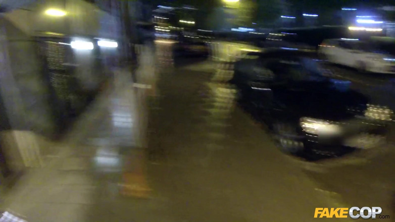 Fake Cop: S'py care m-a futut: o lituaniană sexy iubește un bărbat în...