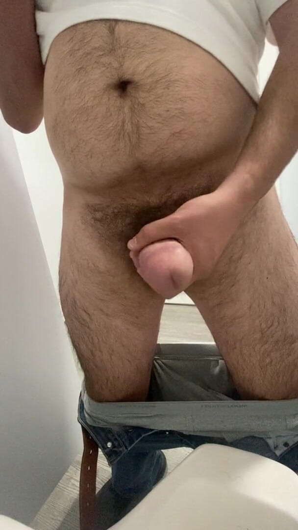 Horn Ball Hubby: Hornball mari, une branlette commune dans la salle de bain