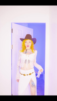Cant`t Get Over All Those Cowgirl Style Outfits